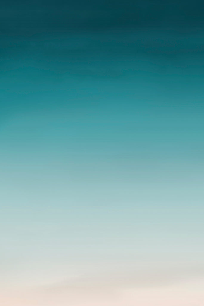 Stratum Grasscloth, colour Teal. Natural wall-covering. Emma Hayes designer wallpaper